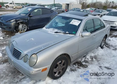 2002 Mercedes-Benz E 320 Special Edition z USA, uszkodzony, nr VIN WDBJF65J02B500155